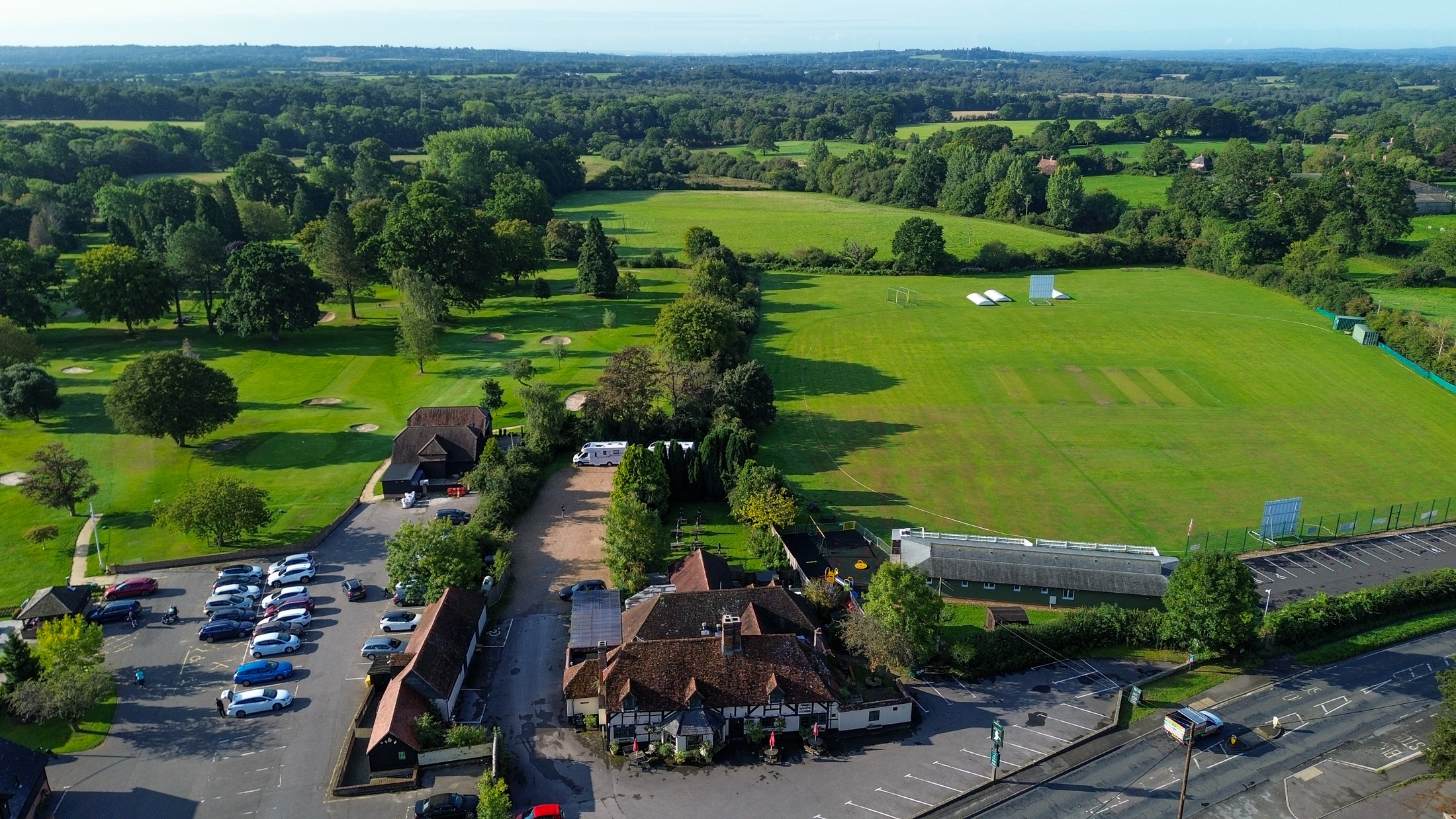Motorhome Pub Stopovers: How to Find Pubs That Let You Stay in Their Car Park Overnight